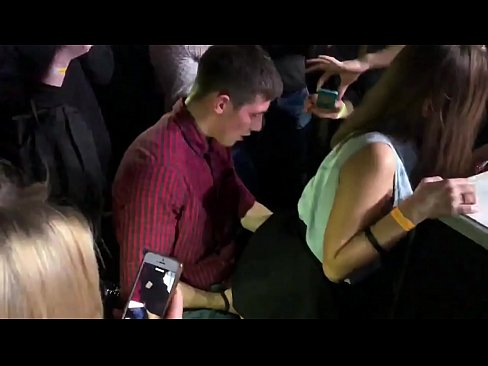 ❤️ Իսկական սեքս ռուսական գիշերային ակումբում. 18-ամյա ռուս աղջիկն անուսի և հեշտոցի մեջ ծծվել է գիշերային ակումբում ❤ Սեքս տեսանյութ hy.com-pornzog.ru%-ով ﹏